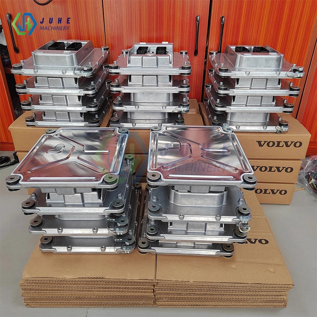 Original Volvo 21300122 P05 ECU engine control panel electronic control unit Volvo engine ECU, ECM physical picture
